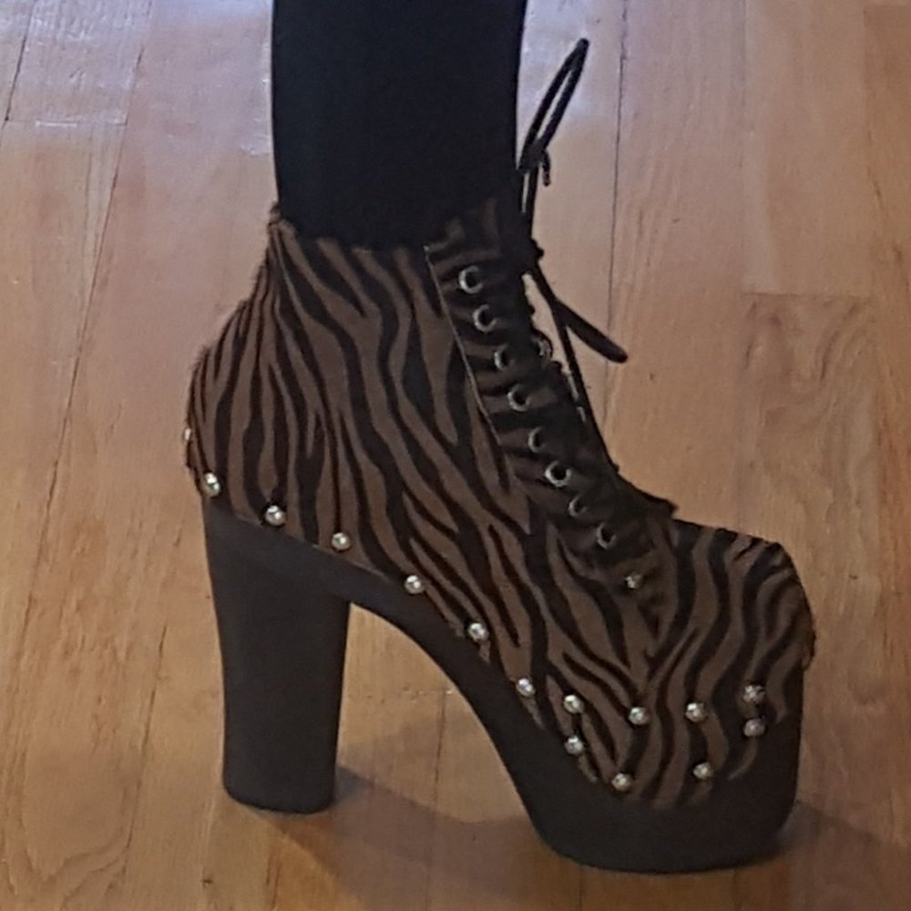 💥SHOWSTOPPERS!💥 Lula F Cheetah Last Havana Genuine Leather Booties - Picture 12 of 15